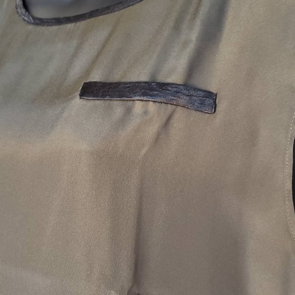 Olive Green Hi-Lo Sleeveless Tunic - Picture 5 of 9